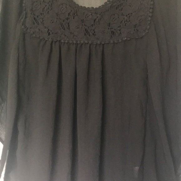Cute flowy boho top - Picture 3 of 3